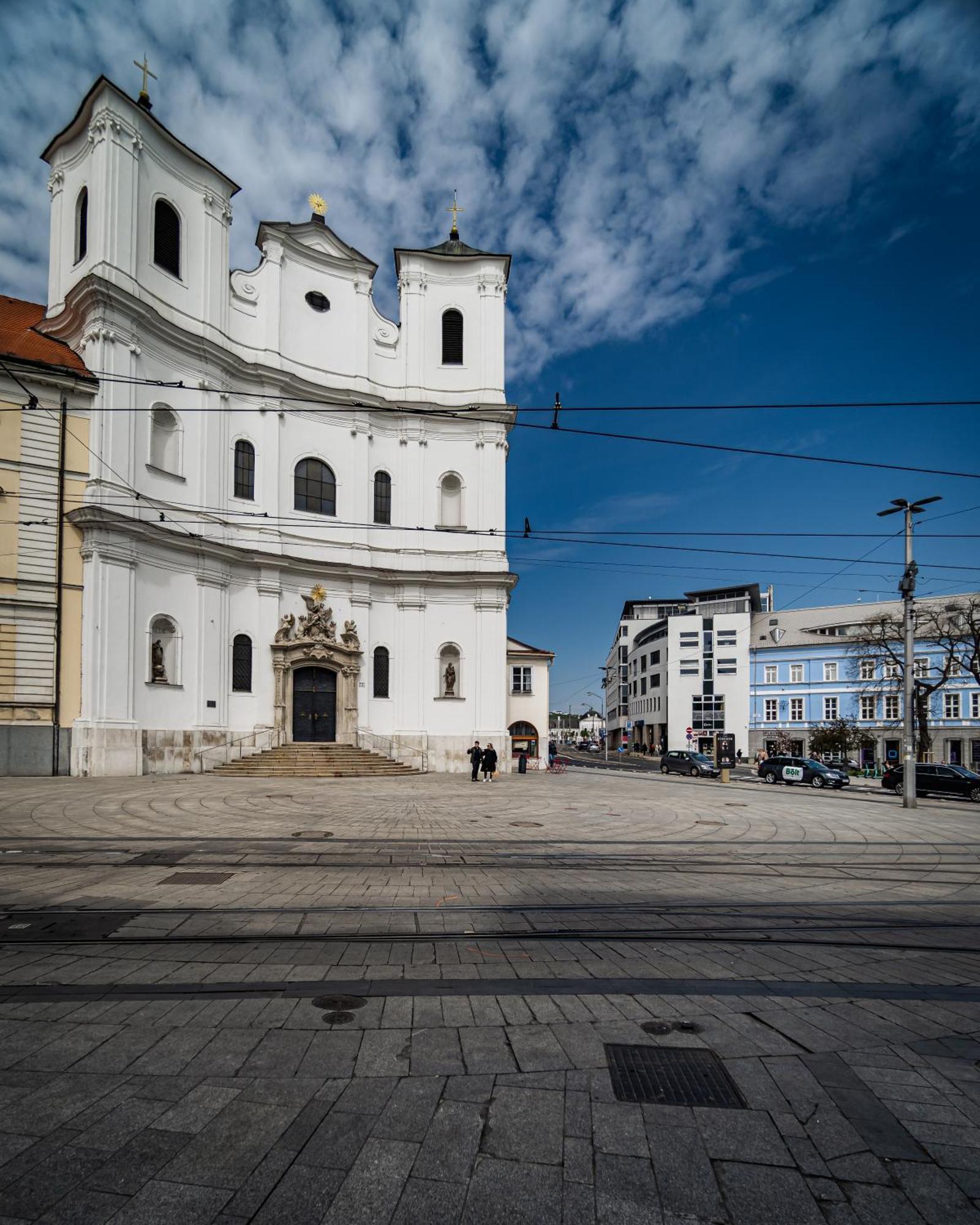 Luxurious And Royal Apartment In The Old Town Bratislava Bagian luar foto