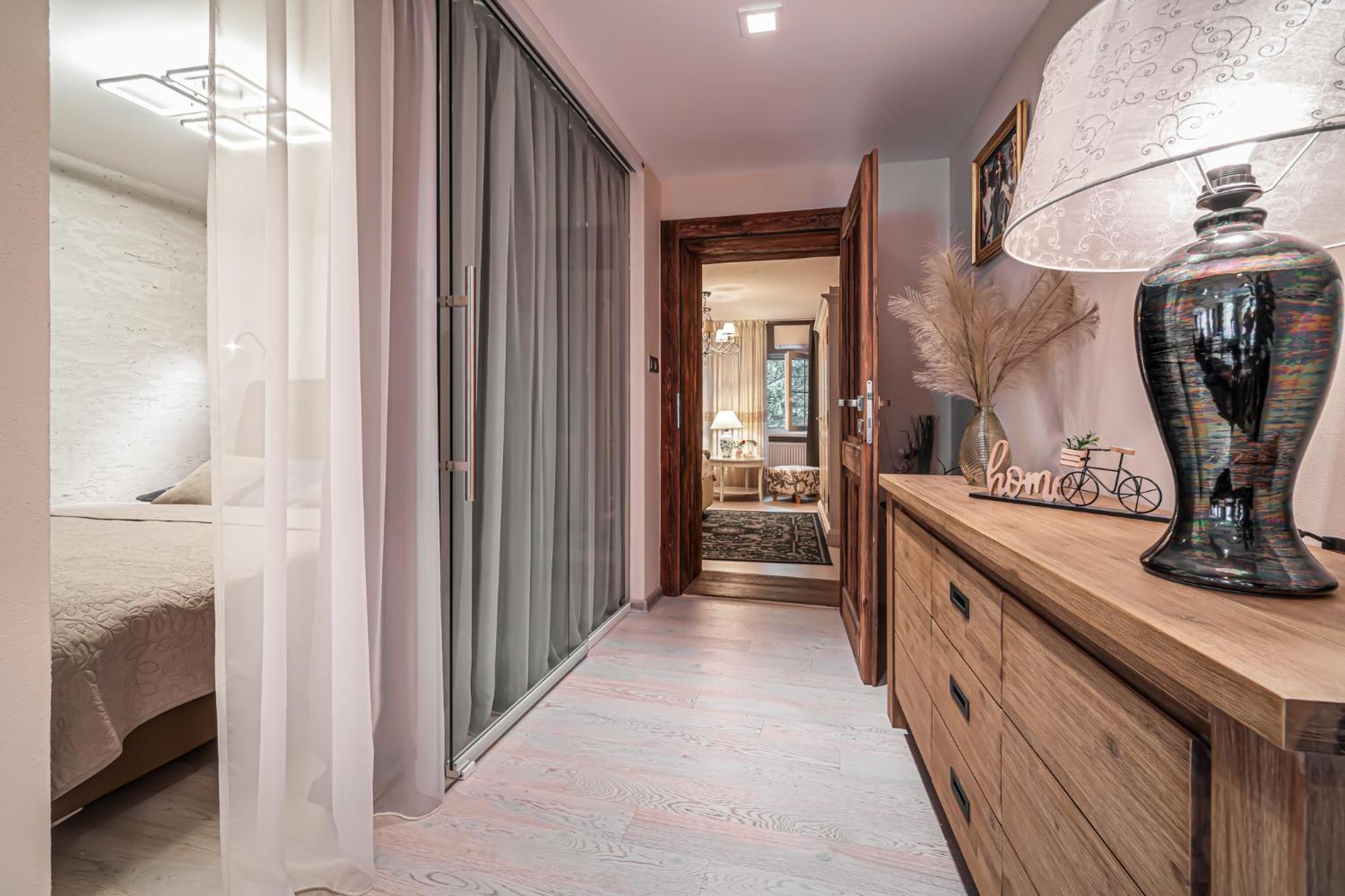 Luxurious And Royal Apartment In The Old Town Bratislava Bagian luar foto