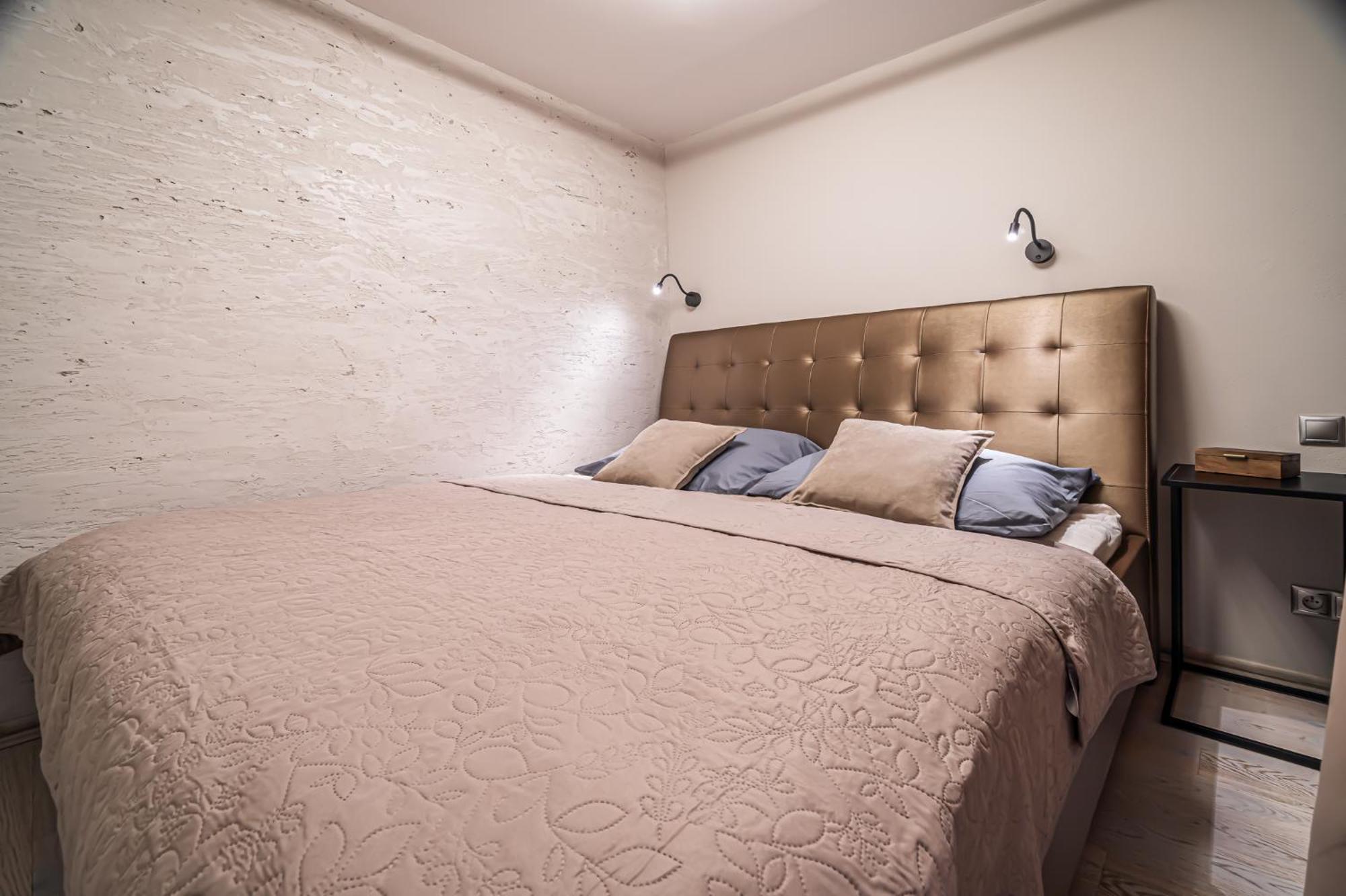 Luxurious And Royal Apartment In The Old Town Bratislava Bagian luar foto